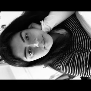 Meet your Posher, Elizabeth